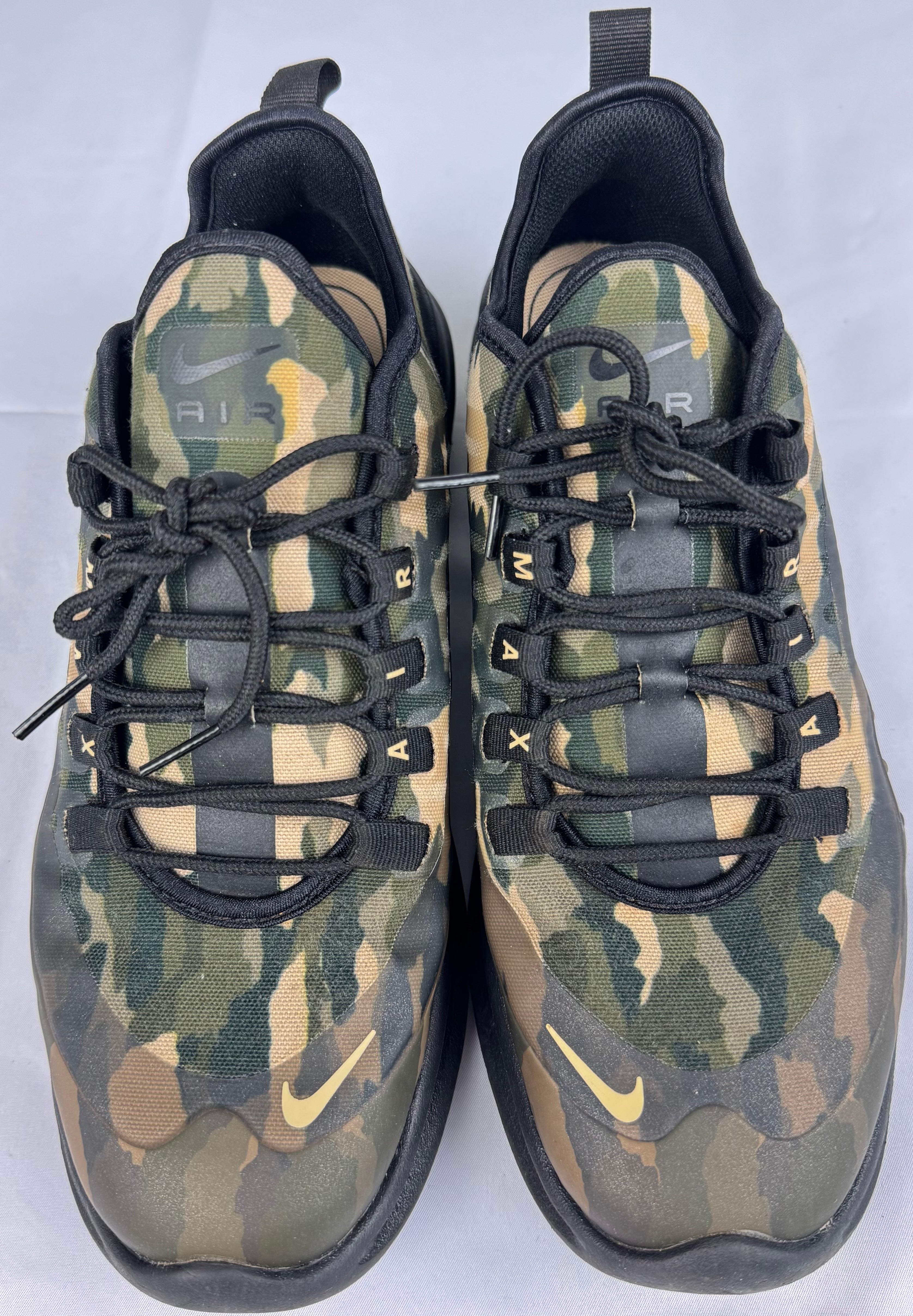 Nike Air Max Axis Tarnfarbe 43- gebraucht