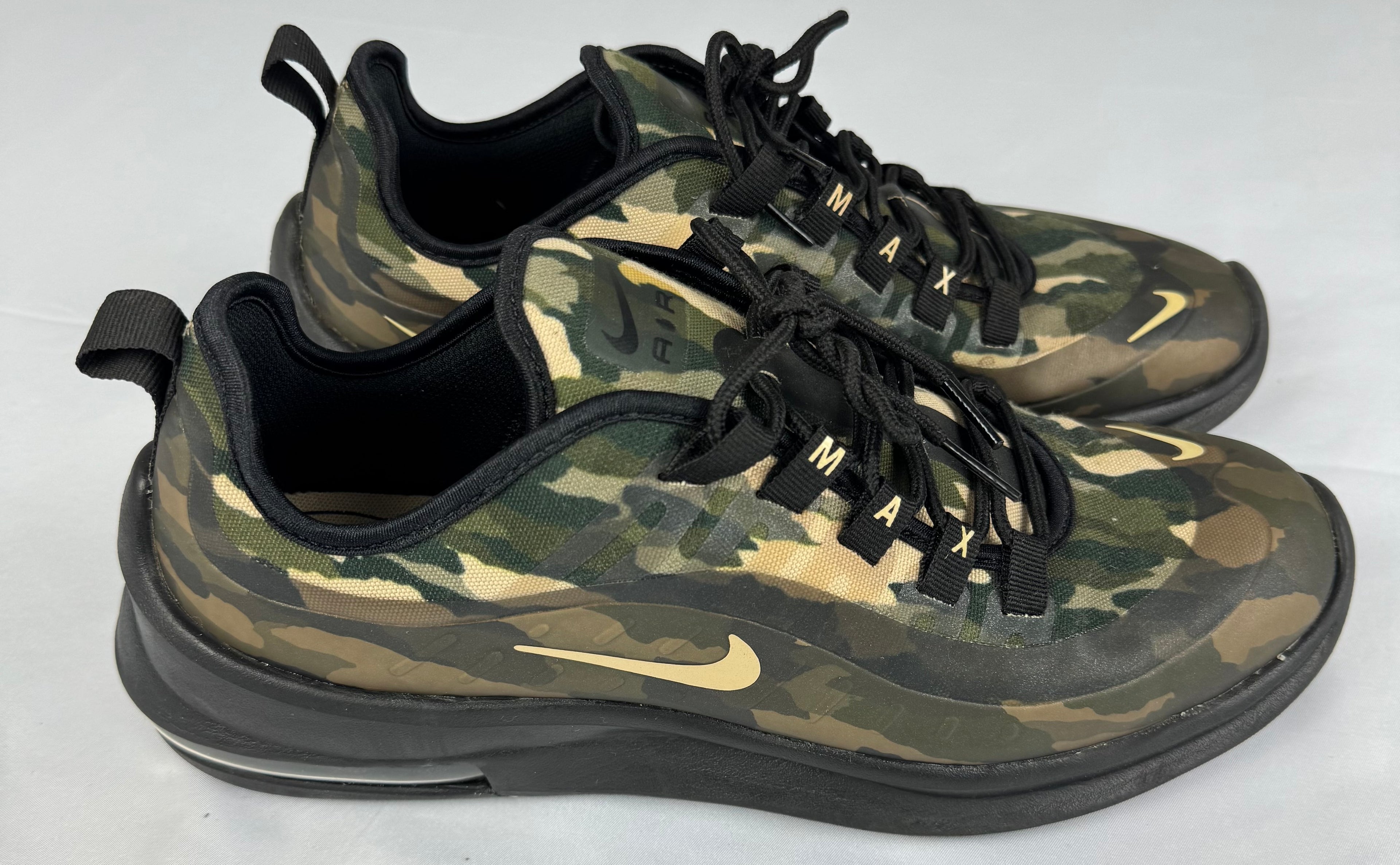 Nike Air Max Axis Tarnfarbe 43- gebraucht