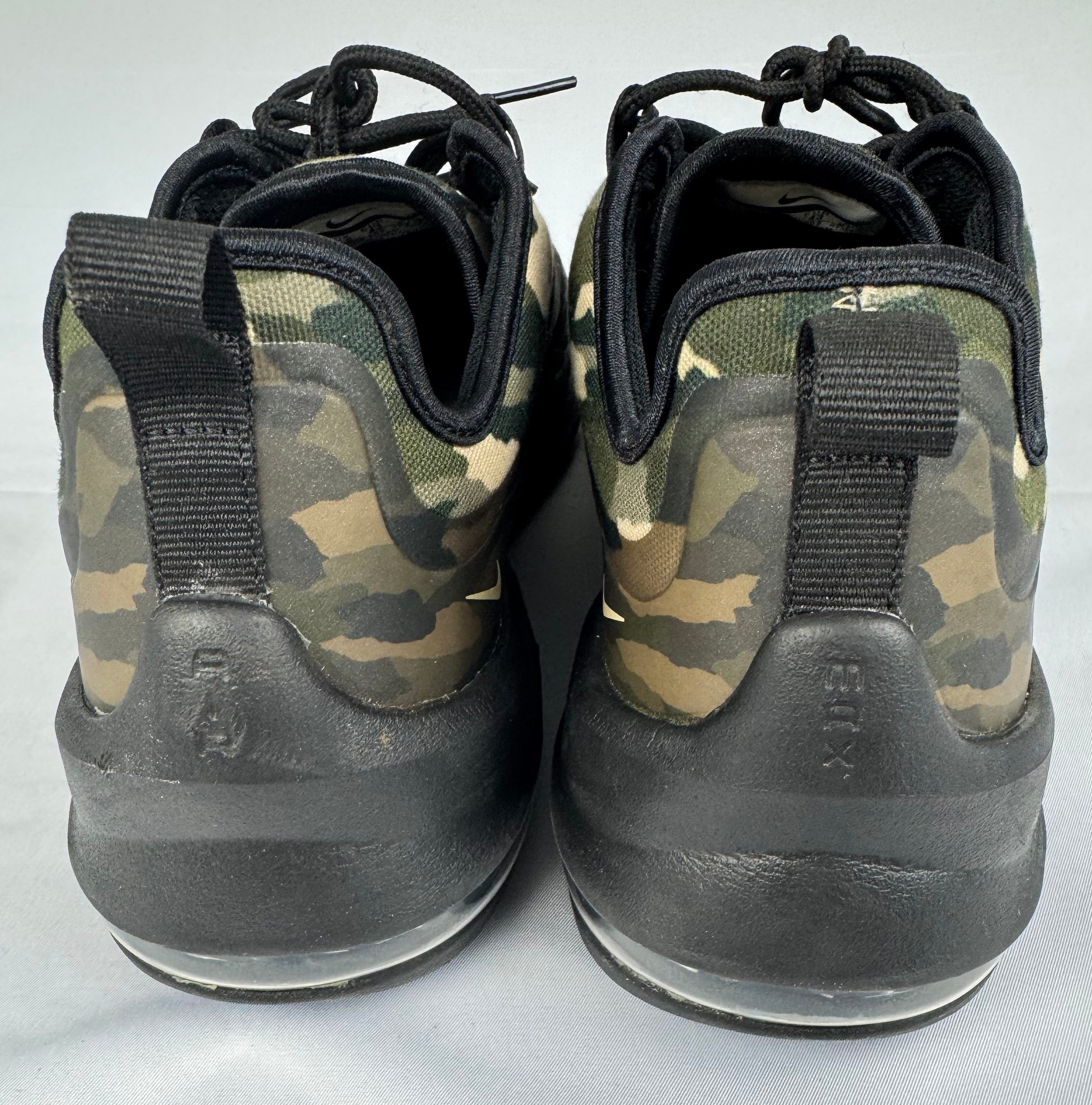 Nike Air Max Axis Tarnfarbe 43- gebraucht